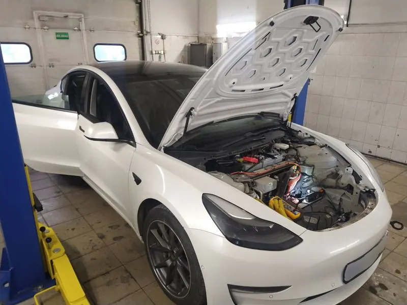 Tesla Model 3 remontas