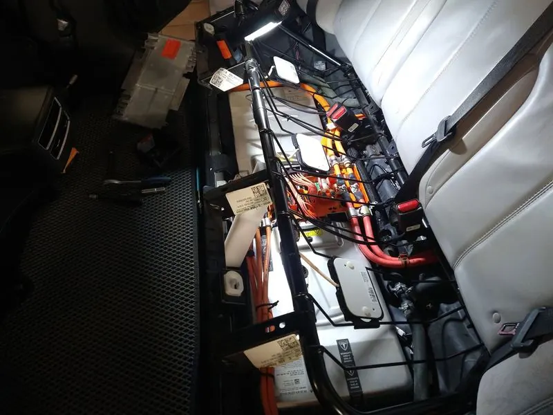 Tesla Model S salono darbai